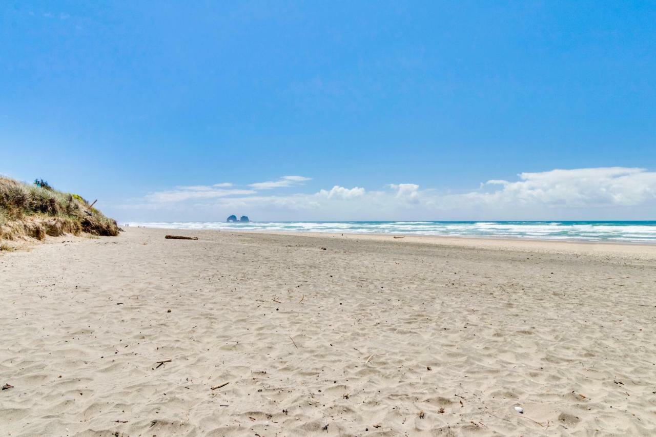 Chris'S Oceanfront Getaway Villa Rockaway Beach Exterior photo