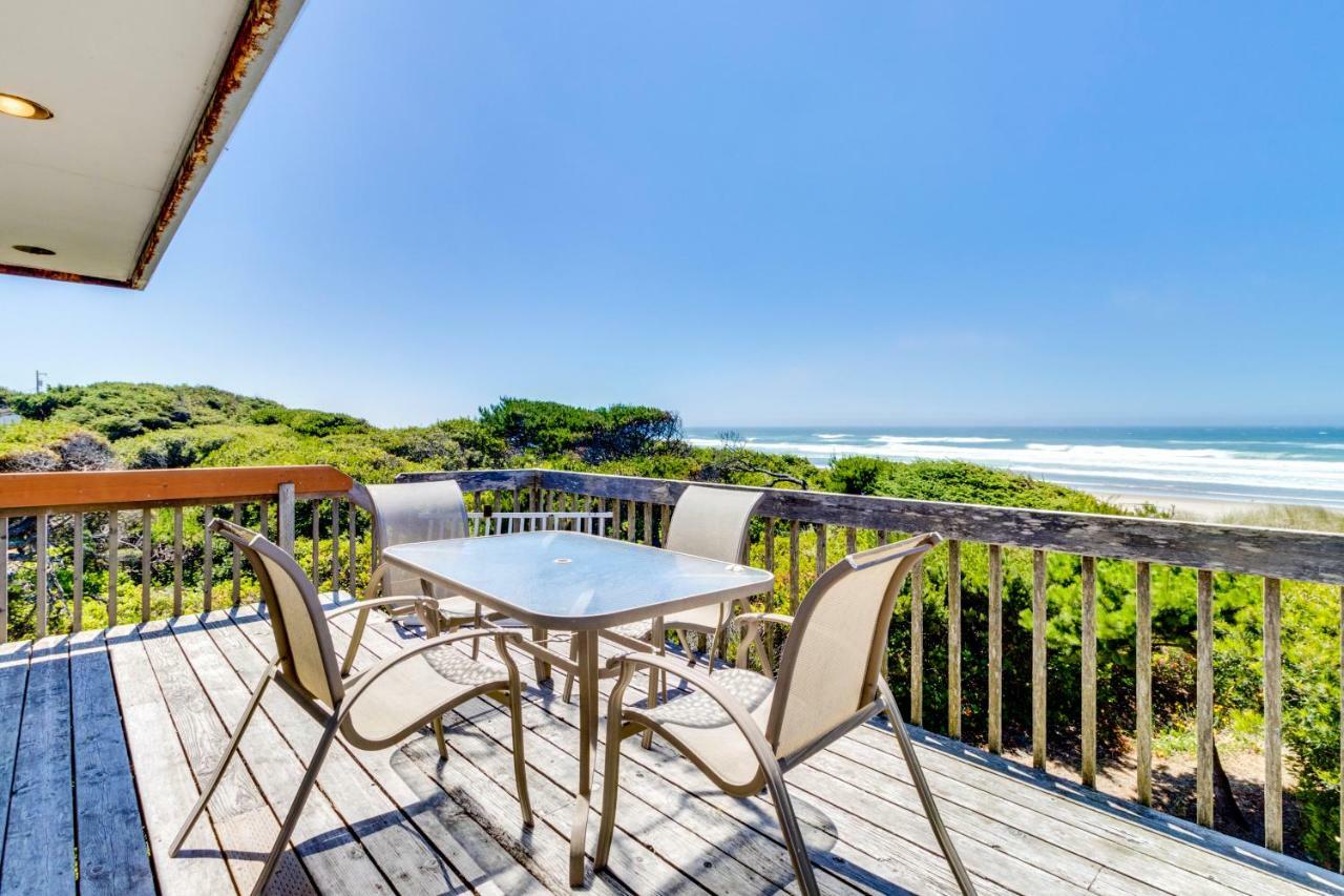 Chris'S Oceanfront Getaway Villa Rockaway Beach Exterior photo